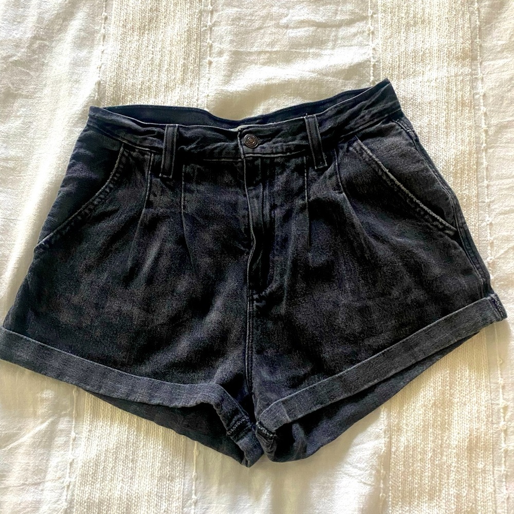 Abercrombie & Fitch 27 black washed jean shorts pleated detail